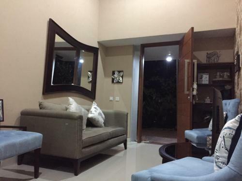 Choerniadi Tomo Villa