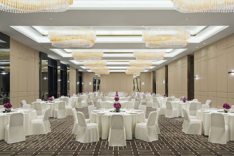 Hotel Al Manshar Rotana