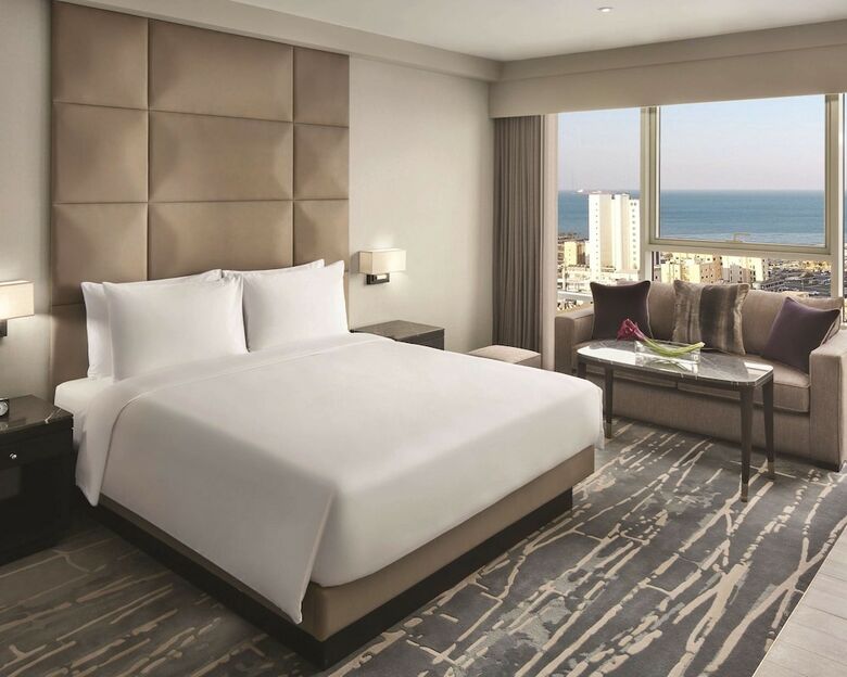 Hotel Al Manshar Rotana