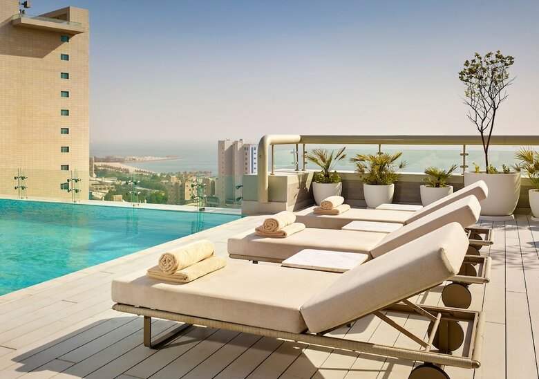 Hotel Al Manshar Rotana