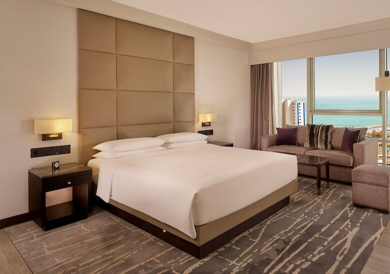 Hotel Al Manshar Rotana