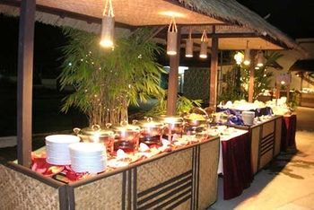 Hotel Mandalay Swan