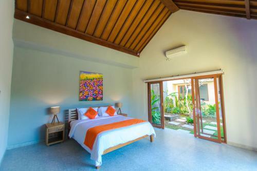 Sun Shoot Villas Seminyak - Villa Sandat