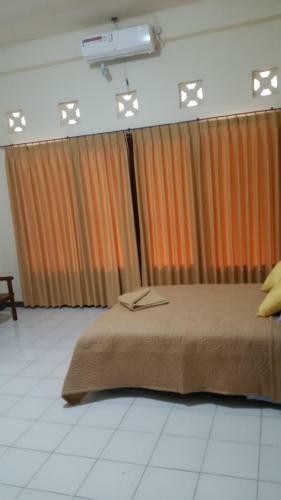 Hostal Tempatku Indonesian Restaurant And Rooms