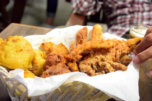 Tab Capsule Hotel - Kayoon Surabaya