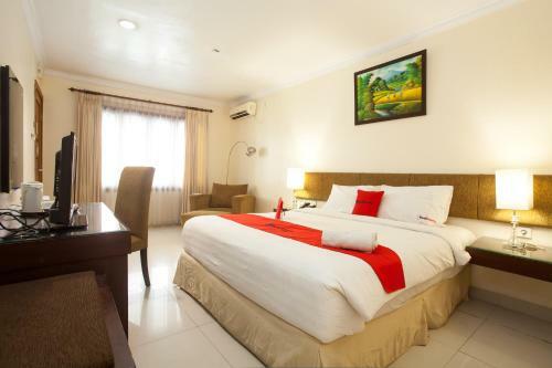 Hotel Reddoorz Premium @ Raya Nginden