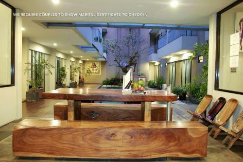 Hostal Zen Rooms Permata Karawaci Syariah