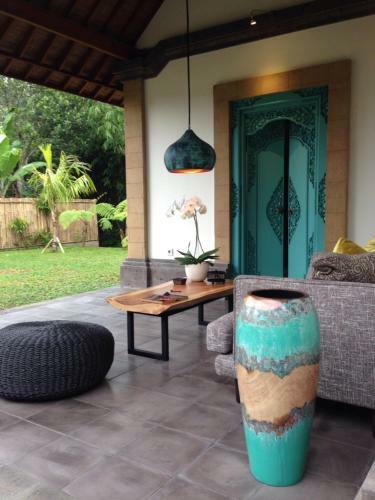 Hostal Pudja Guesthouse