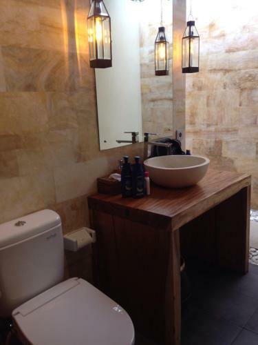 Hostal Pudja Guesthouse