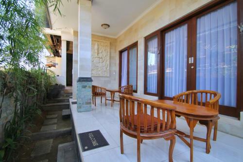 Kubu Taman Home Stay