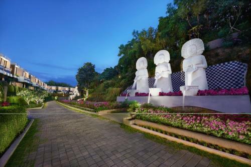 The Sterling Hotel & Villas
