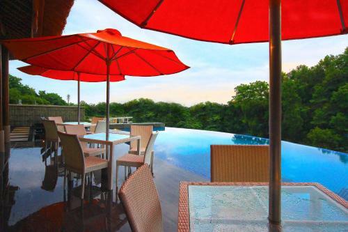 The Sterling Hotel & Villas