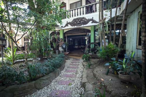 Hostal Reddoorz Near Balai Kota Malang