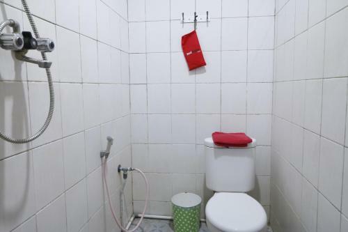 Hostal Reddoorz Plus @ Samratulangi Manado