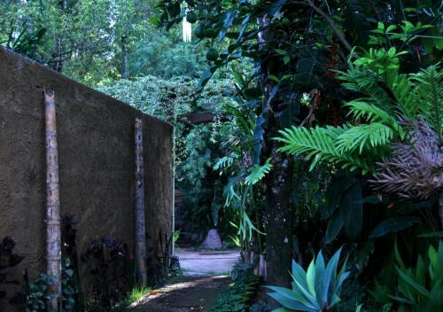 Hostal Winaposa And Warung Pudak