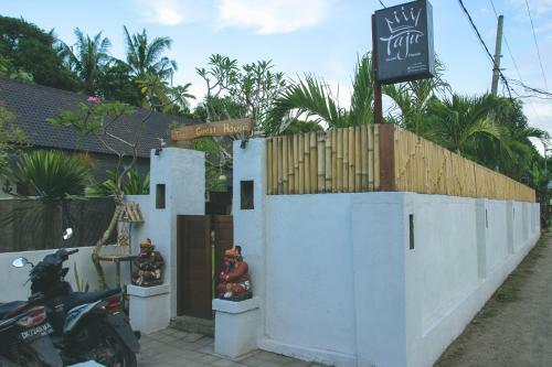Hostal Taju Guest House