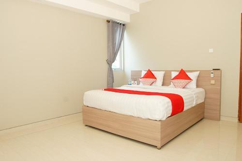 Hostal Oyo 185 Roriz Residence