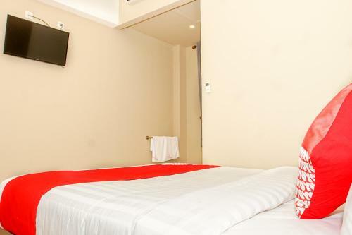 Hostal Oyo 185 Roriz Residence