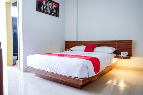 Hotel Reddoorz Plus Near Pekanbaru Mall