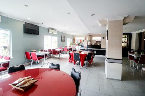 Hotel Reddoorz Plus @ Jalan Dr Sutomo Pekanbaru