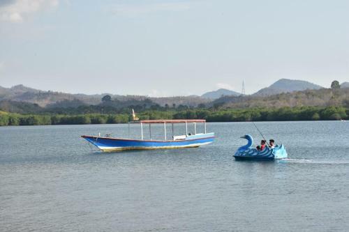 Hostal The Barari Villas
