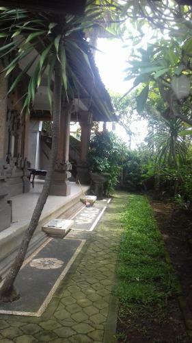 Bed & Breakfast Umah Made