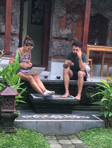 Hostal Local Family House