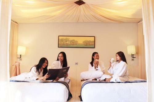 Suites By Watermark Hotel And Spa
