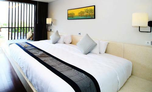 Suites By Watermark Hotel And Spa