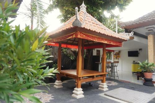 Hostal Komala Indah II Beach Inn