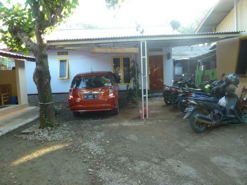 Bed & Breakfast Dewi Homestay