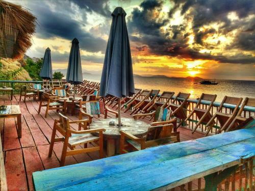 Flores Xpirates Dive Camp