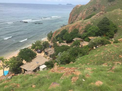 Flores Xpirates Dive Camp