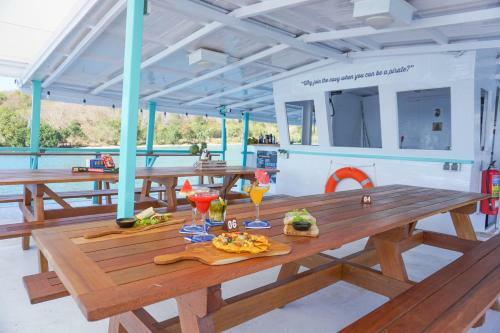 Le Pirate Boatel - Floating Hotel