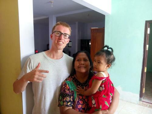 Hostal Sritanjung Homestay