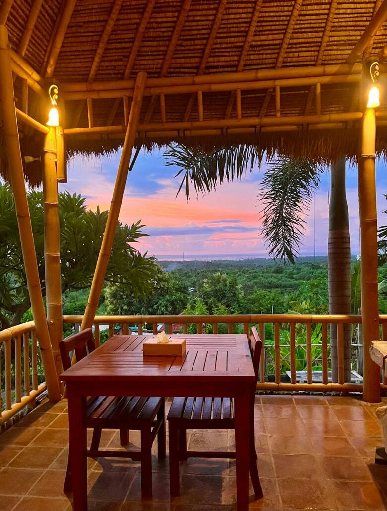 Hotel Menjangan Hill