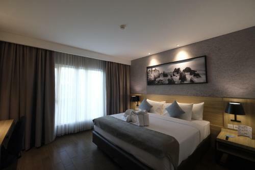 Hotel Ayola Lippo Cikarang