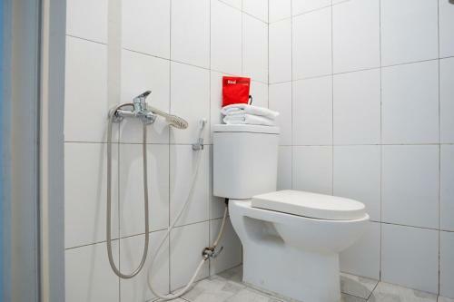 Hostal Reddoorz Near Botani Square Mall