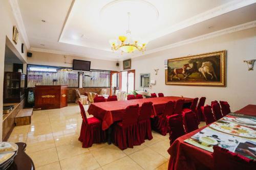 Hostal Reddoorz @ Cibogo Puncak Bogor