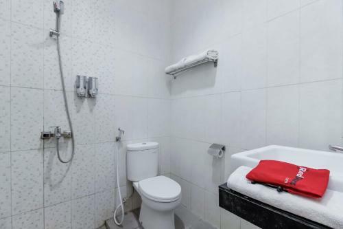 Hotel Reddoorz Near Gua Sunyaragi
