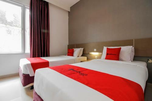 Hotel Reddoorz Near Gua Sunyaragi