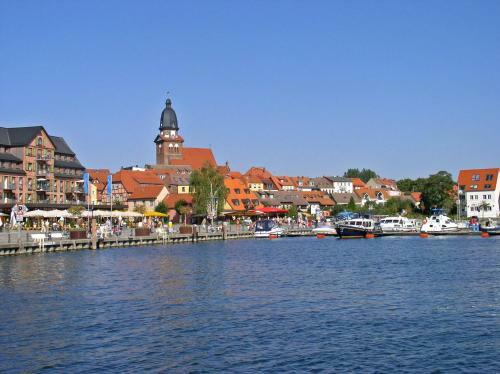 Ferienhaeuser Waren See 9130