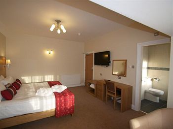 Clover Naturist Spa And Hotel