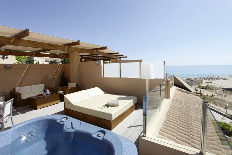 Aparthotel Zafiro Cala Mesquida
