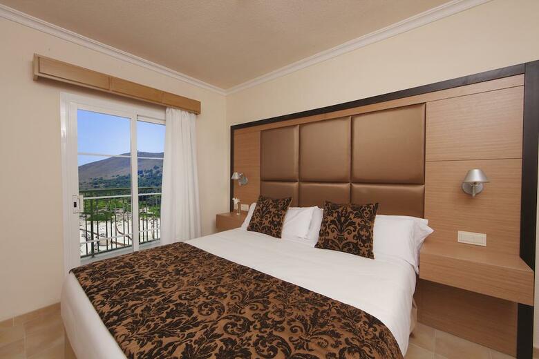 Aparthotel Zafiro Cala Mesquida