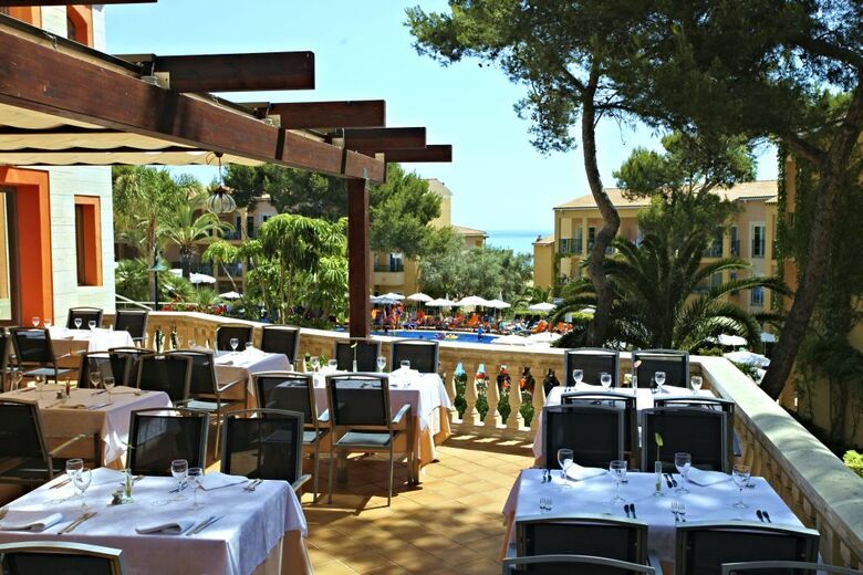 Aparthotel Zafiro Cala Mesquida