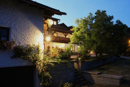 Hostal Pension Zum Ebenstein Am Donausteig