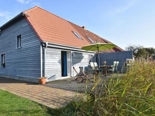Landhaus Mit S�dterrasse Am Teich
