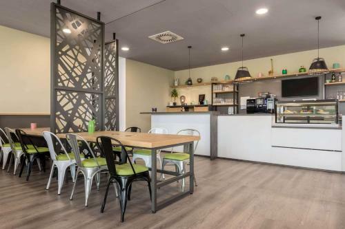 Hotel Super8 By Wyndham Oberhausen