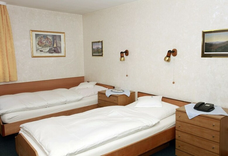 Hostal Hotel Haus Isenburg